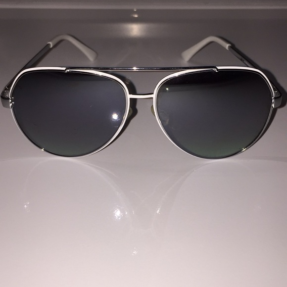 Rocawear Aviators! White/Silver 🕶 - Picture 5 of 7